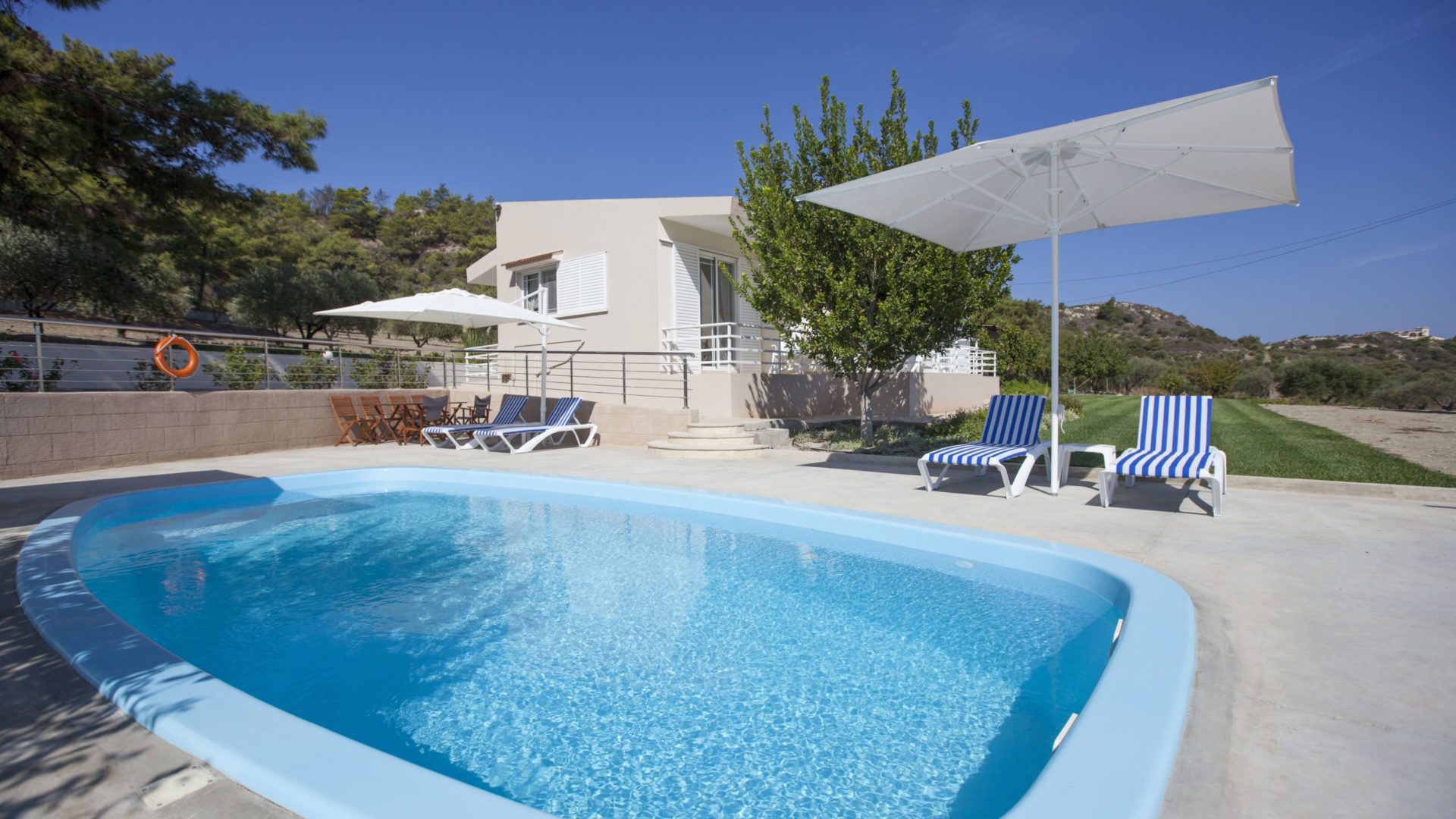 https://villasforsale.gr/wp-content/uploads/2020/09/12-min-e1596723271636-1920x1080-1.jpg