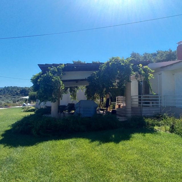 https://villasforsale.gr/wp-content/uploads/2020/09/20200902_134033-640x640.jpg