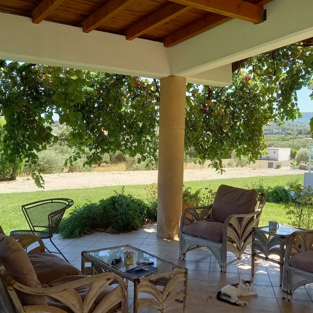 https://villasforsale.gr/wp-content/uploads/2020/09/20200902_134155-640x640.jpg