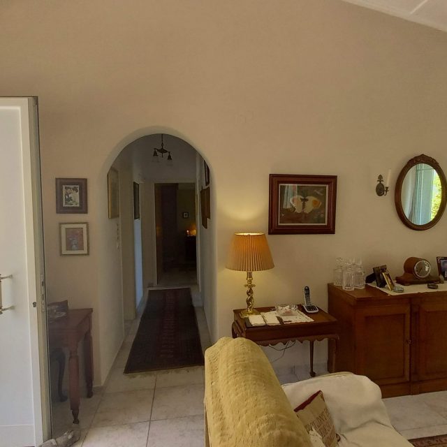https://villasforsale.gr/wp-content/uploads/2020/09/20200902_134347-640x640.jpg
