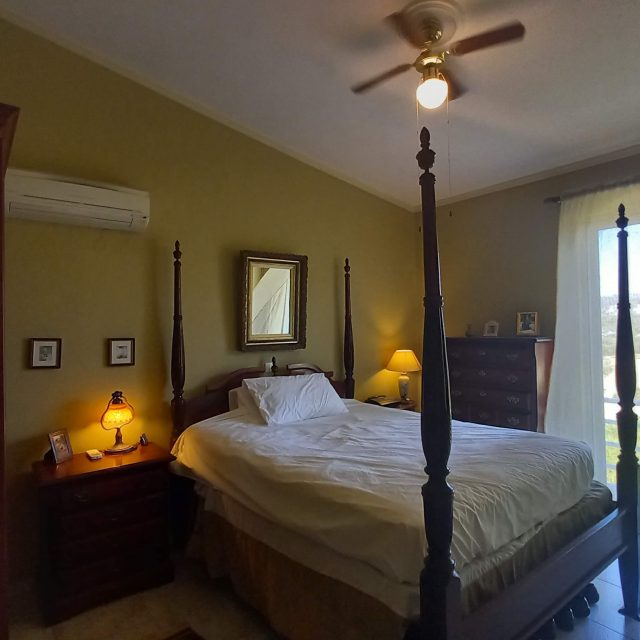 https://villasforsale.gr/wp-content/uploads/2020/09/20200902_134844-640x640.jpg