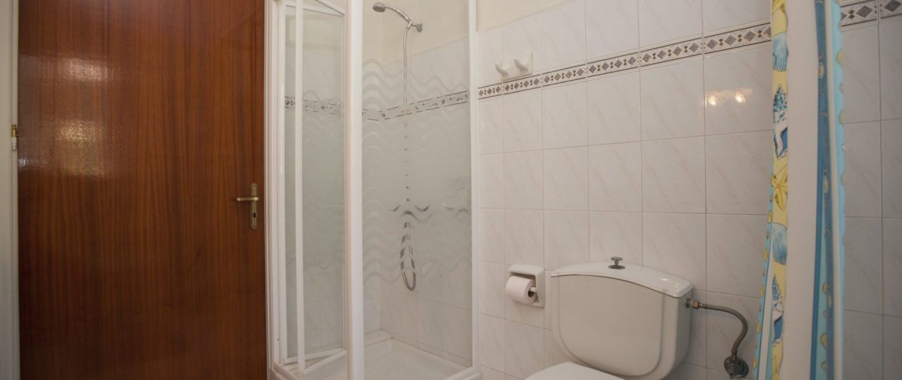 https://villasforsale.gr/wp-content/uploads/2020/09/23-min-e1596724041643-1920x1080-1-1280x540.jpg
