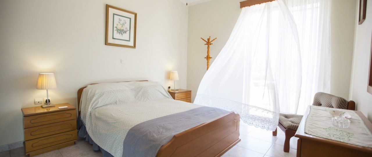 https://villasforsale.gr/wp-content/uploads/2020/09/26-min-e1596722967482-1920x1080-1-1280x540.jpg